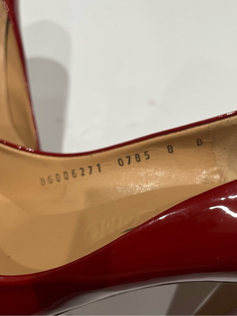 Salvatore Ferragamo Red Patent Leather‎ Round-Toe Pumps Sz. 8 - Picture 6 of 6